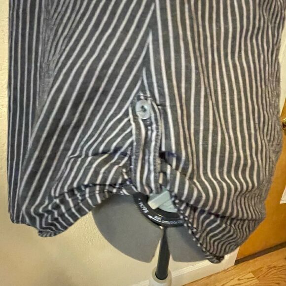 Planet gold striped cotton button up size M - Picture 2 of 10